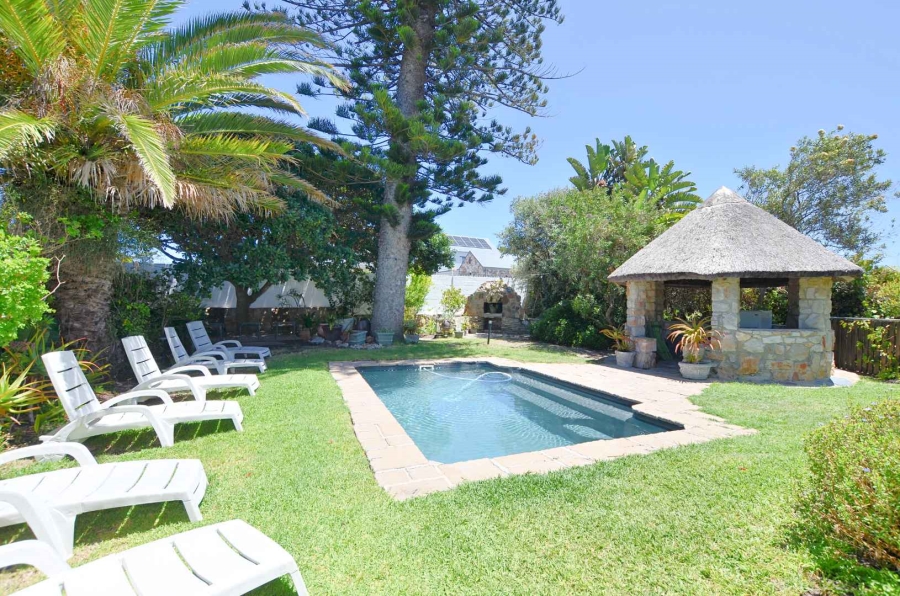 7 Bedroom Property for Sale in Westcliff Western Cape